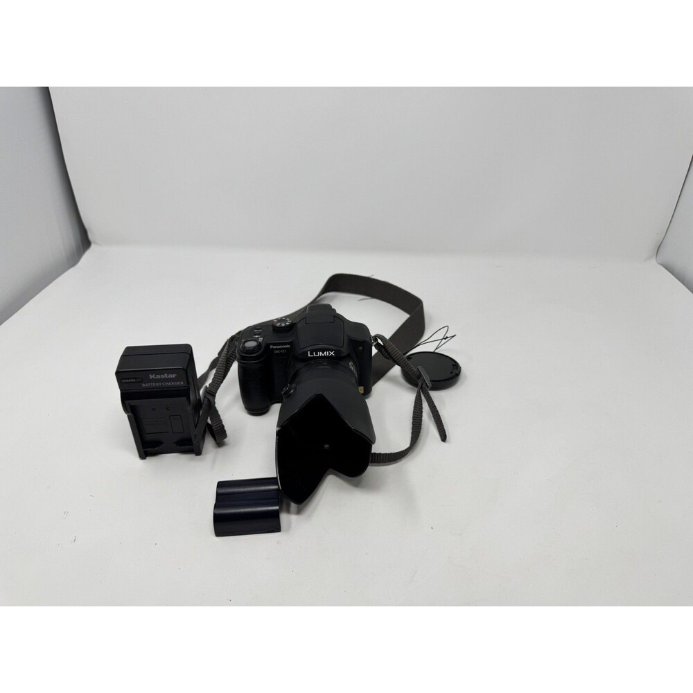 Panasonic Lumix DMC-FZ7 6.0MP Digital Bridge Camera Black w/ Charger & Lens Hood